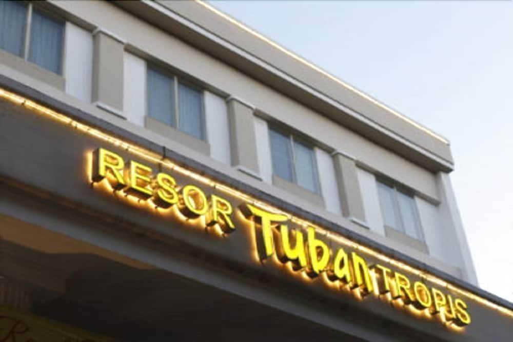 Resor Tuban Tropis Hotel Exterior photo